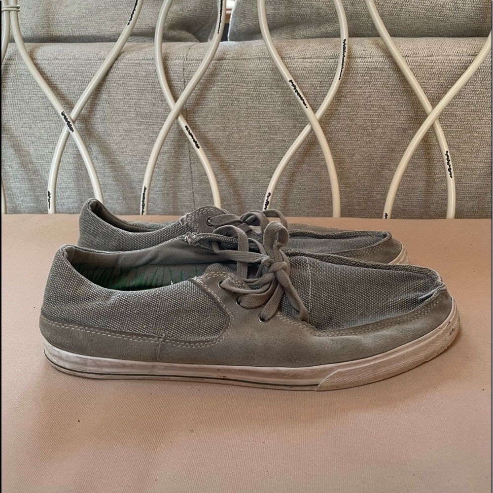 Sanuk Lace Up Chukka style Shoe in Grey Size 12 - Picture 4 of 6